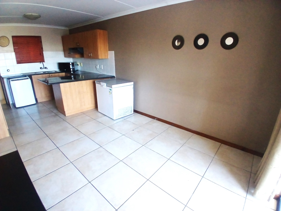 To Let 2 Bedroom Property for Rent in Strand South Western Cape